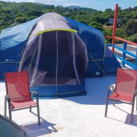 Rooster Run Glamping Camping Has Rooftop And Off The Ground Glamping Experience For 1 To 16 In A Single Tent And Views Of The Rain Forrest And To Culebra Across The Atlantic Ocean W Tents, Linens, Deluxe Air Beds, Warm Shower And More At A Great Pric Vieques Esterno foto