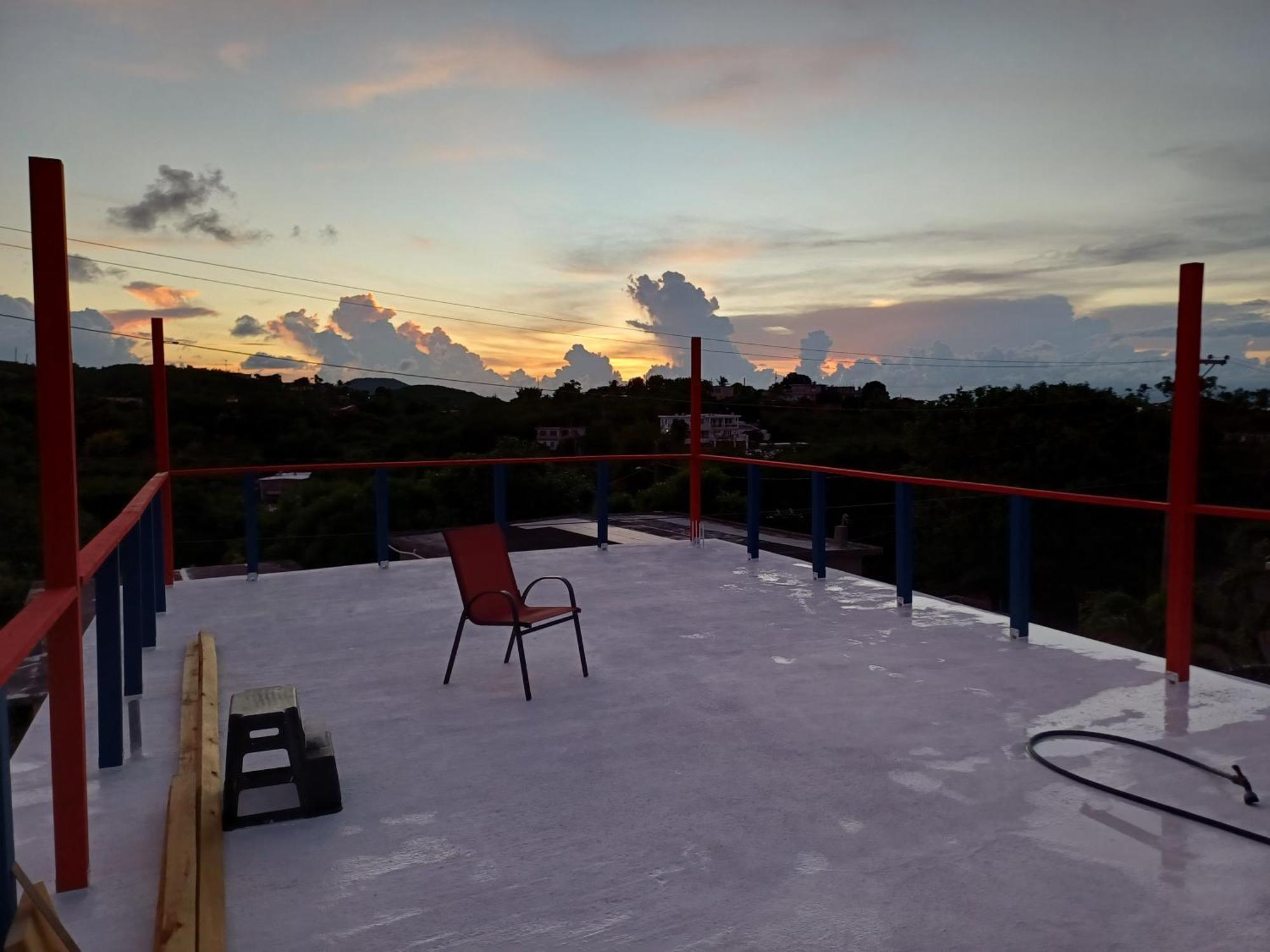 Rooster Run Glamping Camping Has Rooftop And Off The Ground Glamping Experience For 1 To 16 In A Single Tent And Views Of The Rain Forrest And To Culebra Across The Atlantic Ocean W Tents, Linens, Deluxe Air Beds, Warm Shower And More At A Great Pric Vieques Esterno foto