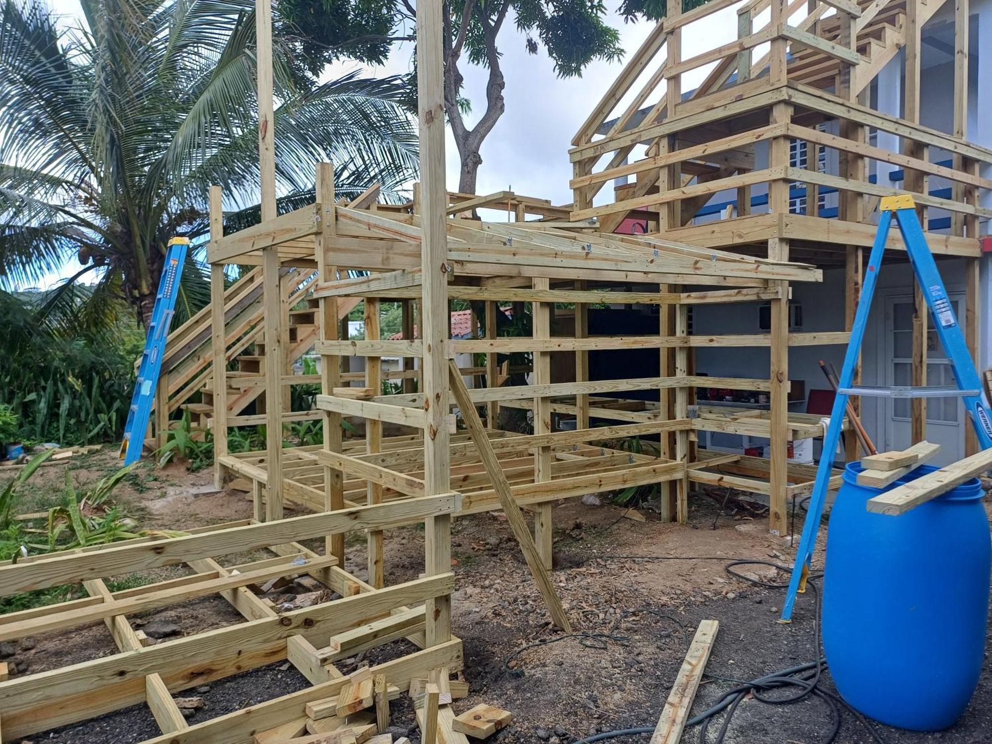 Rooster Run Glamping Camping Has Rooftop And Off The Ground Glamping Experience For 1 To 16 In A Single Tent And Views Of The Rain Forrest And To Culebra Across The Atlantic Ocean W Tents, Linens, Deluxe Air Beds, Warm Shower And More At A Great Pric Vieques Esterno foto