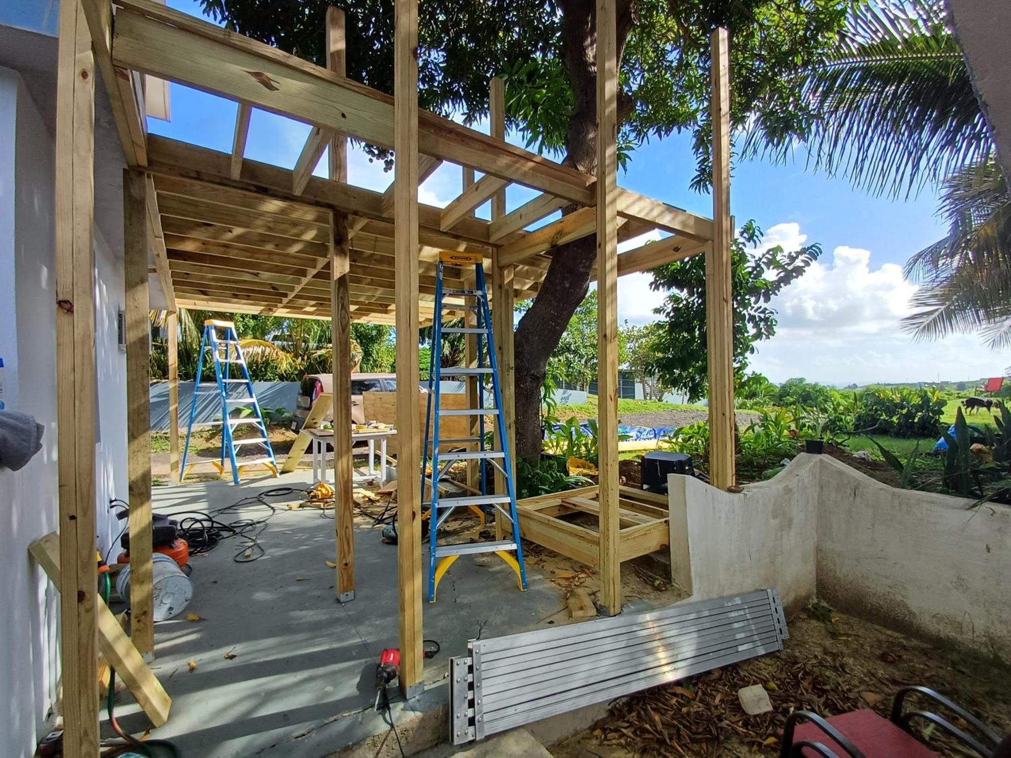 Rooster Run Glamping Camping Has Rooftop And Off The Ground Glamping Experience For 1 To 16 In A Single Tent And Views Of The Rain Forrest And To Culebra Across The Atlantic Ocean W Tents, Linens, Deluxe Air Beds, Warm Shower And More At A Great Pric Vieques Esterno foto