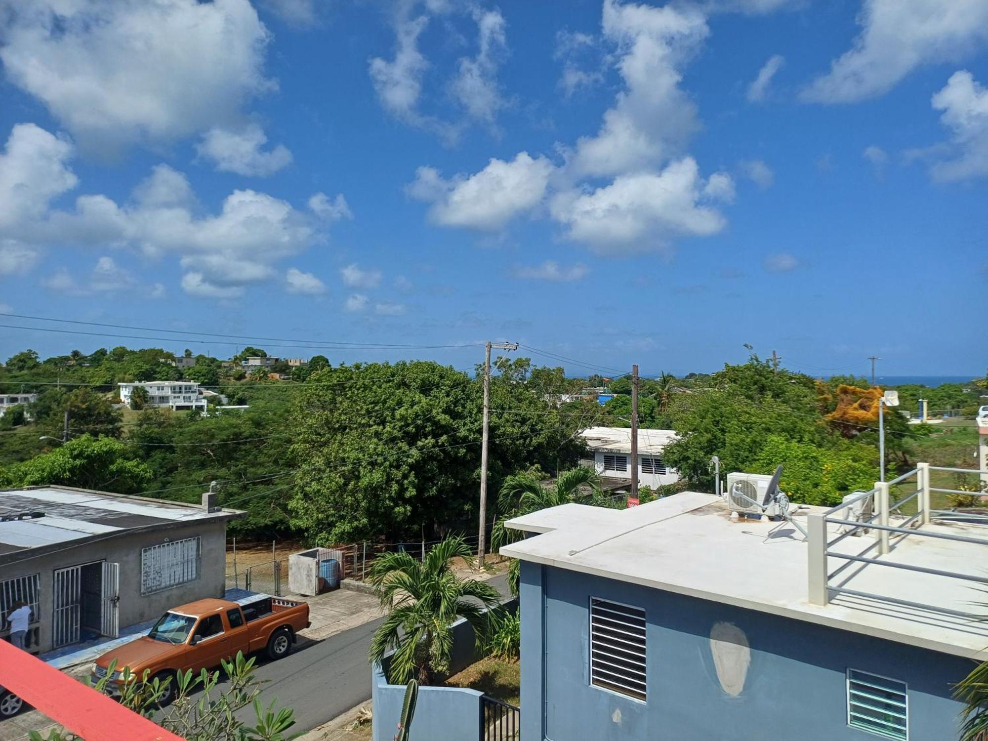 Rooster Run Glamping Camping Has Rooftop And Off The Ground Glamping Experience For 1 To 16 In A Single Tent And Views Of The Rain Forrest And To Culebra Across The Atlantic Ocean W Tents, Linens, Deluxe Air Beds, Warm Shower And More At A Great Pric Vieques Esterno foto