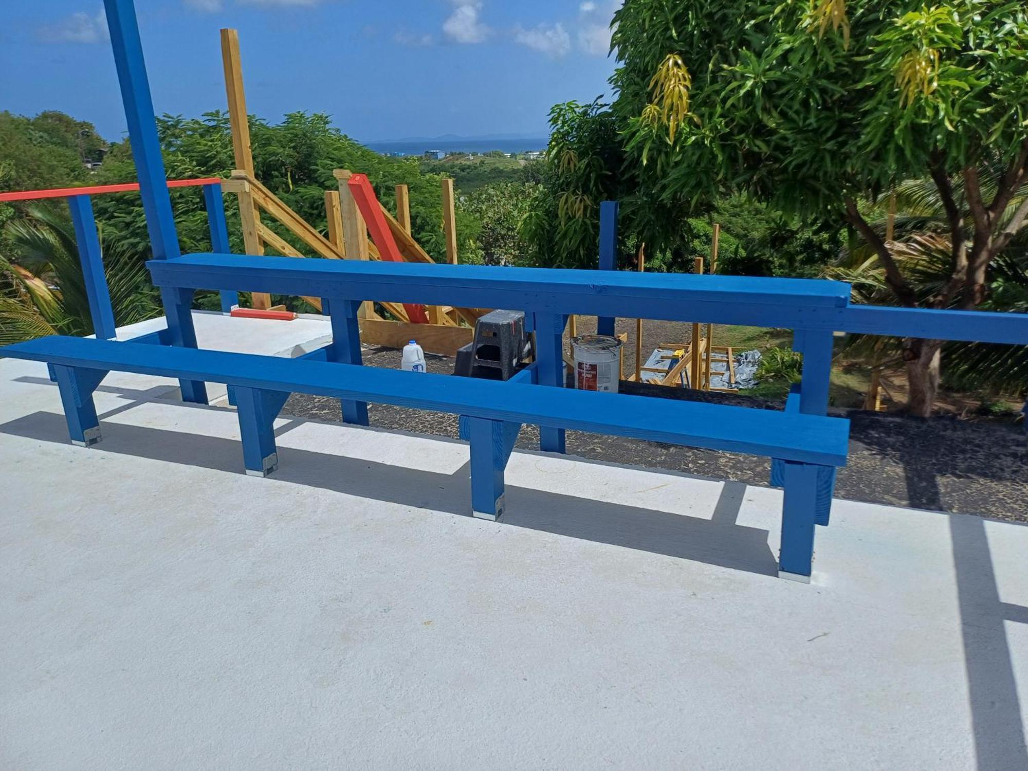 Rooster Run Glamping Camping Has Rooftop And Off The Ground Glamping Experience For 1 To 16 In A Single Tent And Views Of The Rain Forrest And To Culebra Across The Atlantic Ocean W Tents, Linens, Deluxe Air Beds, Warm Shower And More At A Great Pric Vieques Esterno foto