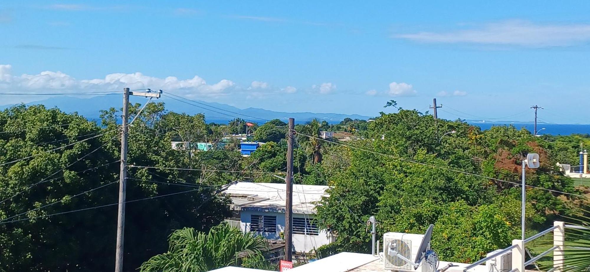 Rooster Run Glamping Camping Has Rooftop And Off The Ground Glamping Experience For 1 To 16 In A Single Tent And Views Of The Rain Forrest And To Culebra Across The Atlantic Ocean W Tents, Linens, Deluxe Air Beds, Warm Shower And More At A Great Pric Vieques Esterno foto