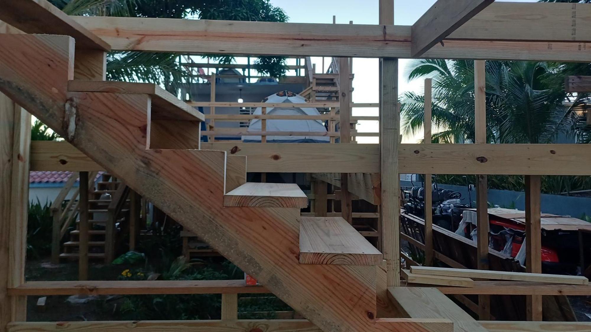 Rooster Run Glamping Camping Has Rooftop And Off The Ground Glamping Experience For 1 To 16 In A Single Tent And Views Of The Rain Forrest And To Culebra Across The Atlantic Ocean W Tents, Linens, Deluxe Air Beds, Warm Shower And More At A Great Pric Vieques Esterno foto